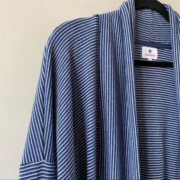 ANTHROPOLOGIE-“SUNDRY” Brushed Fleece Cardigan - Picture 6 of 10